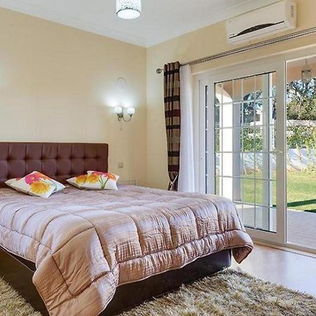 Villa Mikael - Free Wi-Fi - Aircon - Private Pool By Bedzy 阿尔布费拉 外观 照片